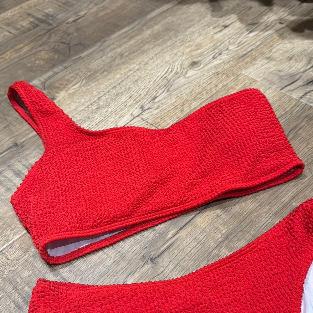 Red One-Shoulder Bikini Set - Picture 3 of 5